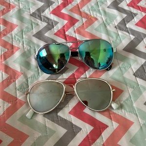 2 pairs of sunglasses